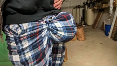 Side view in clothes with the drawstring around everything.